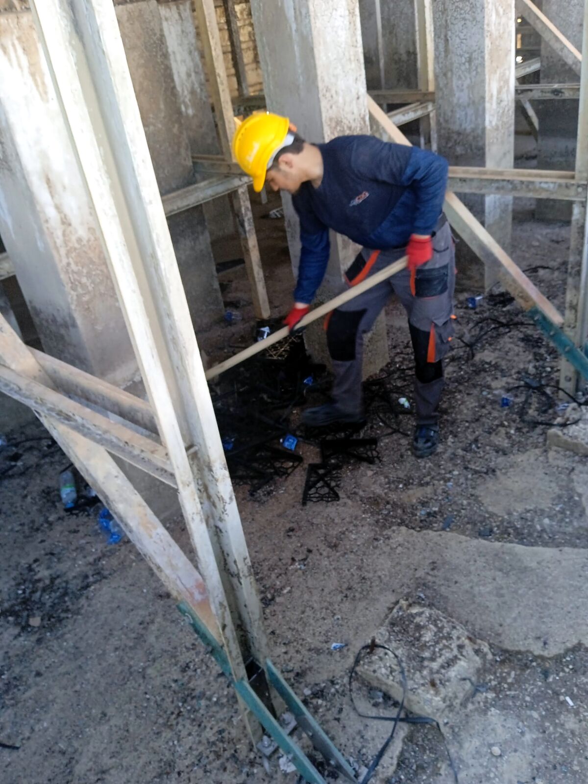 Kule tabanında söküm