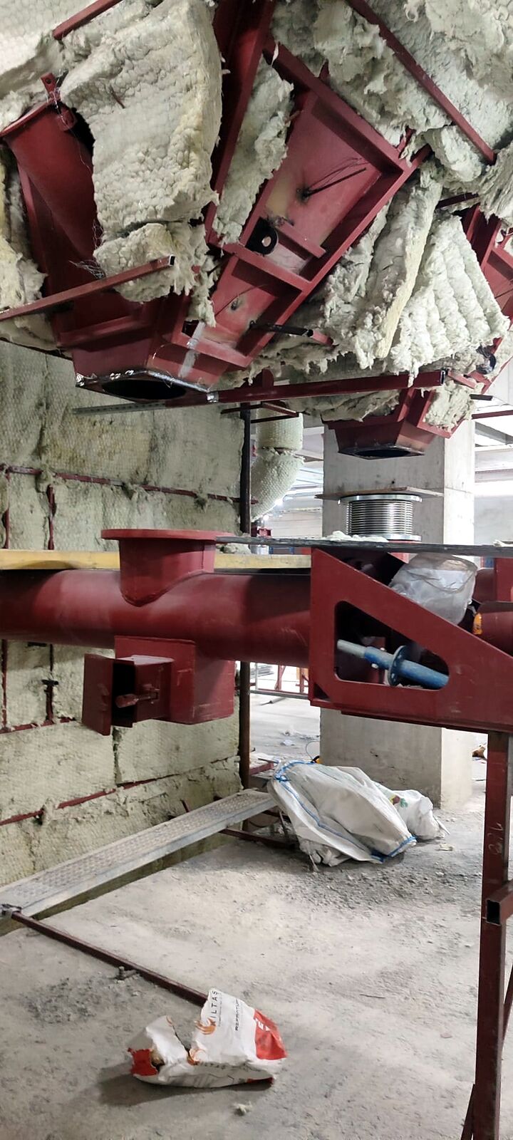 Bunker çıkış bağlantıları ve çelik taşıyıcılar