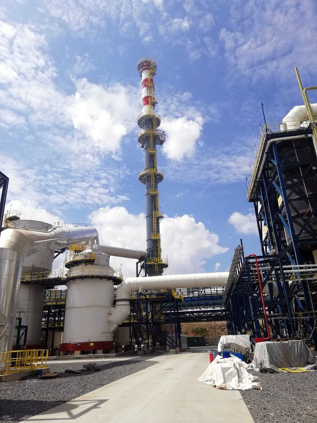 Tesis bacası ve proses ekipmanları